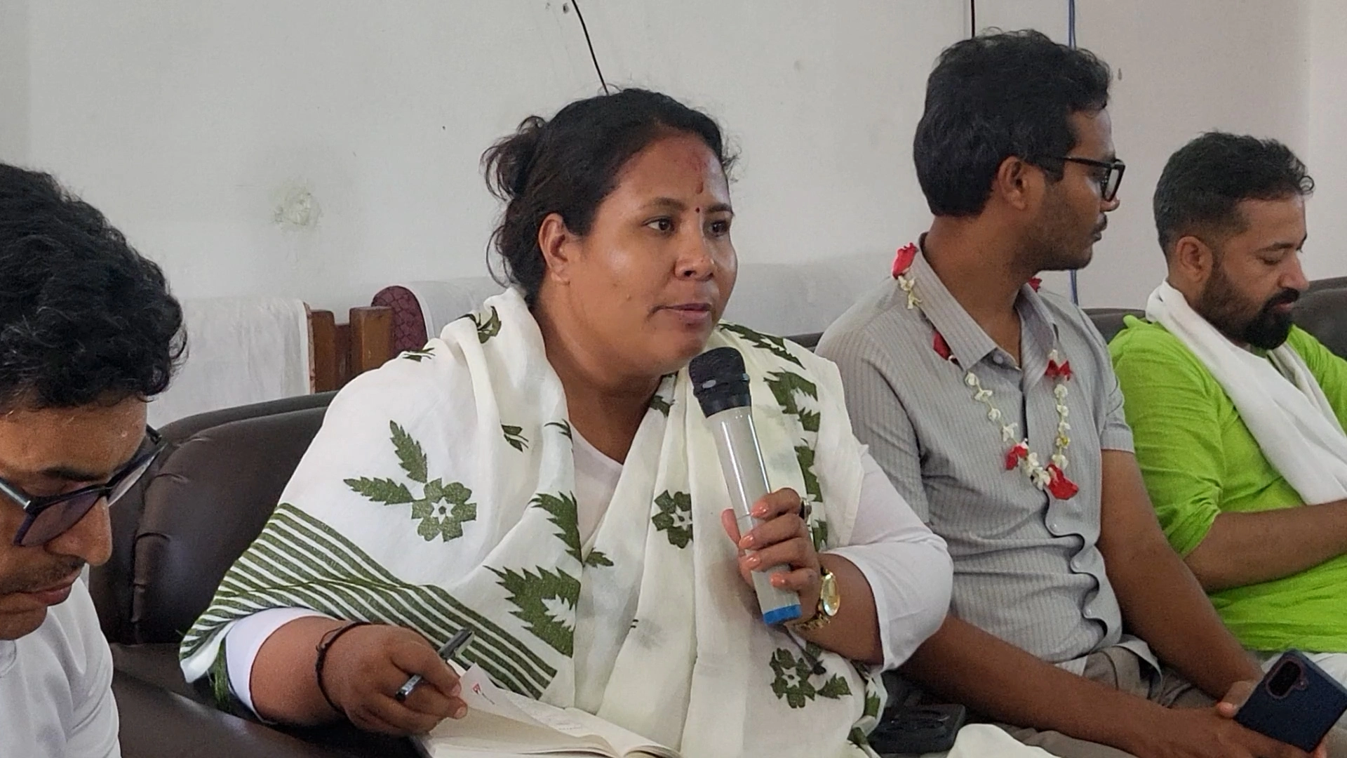 agriculture-minister-geeta-chaudhary-chait-dhan-research