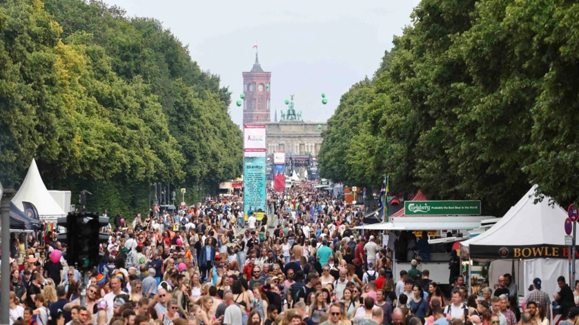 berlin-pride-car-crashes-into-crowd-one-dead-17-injured