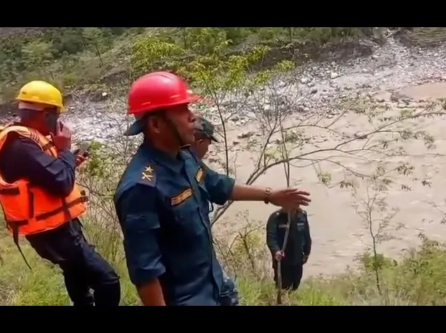 dailekh-micro-bus-falls-karnali-river-rescue-underway
