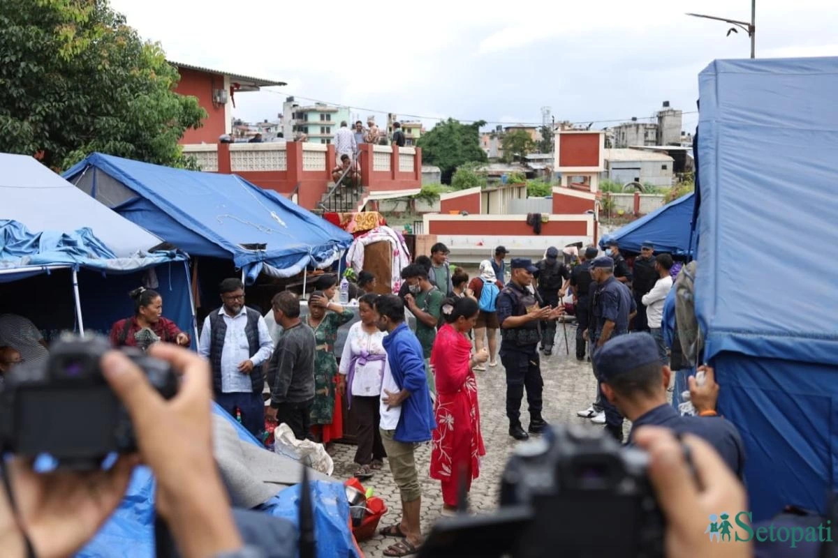 displaced-squatters-home-district-management-land-committee