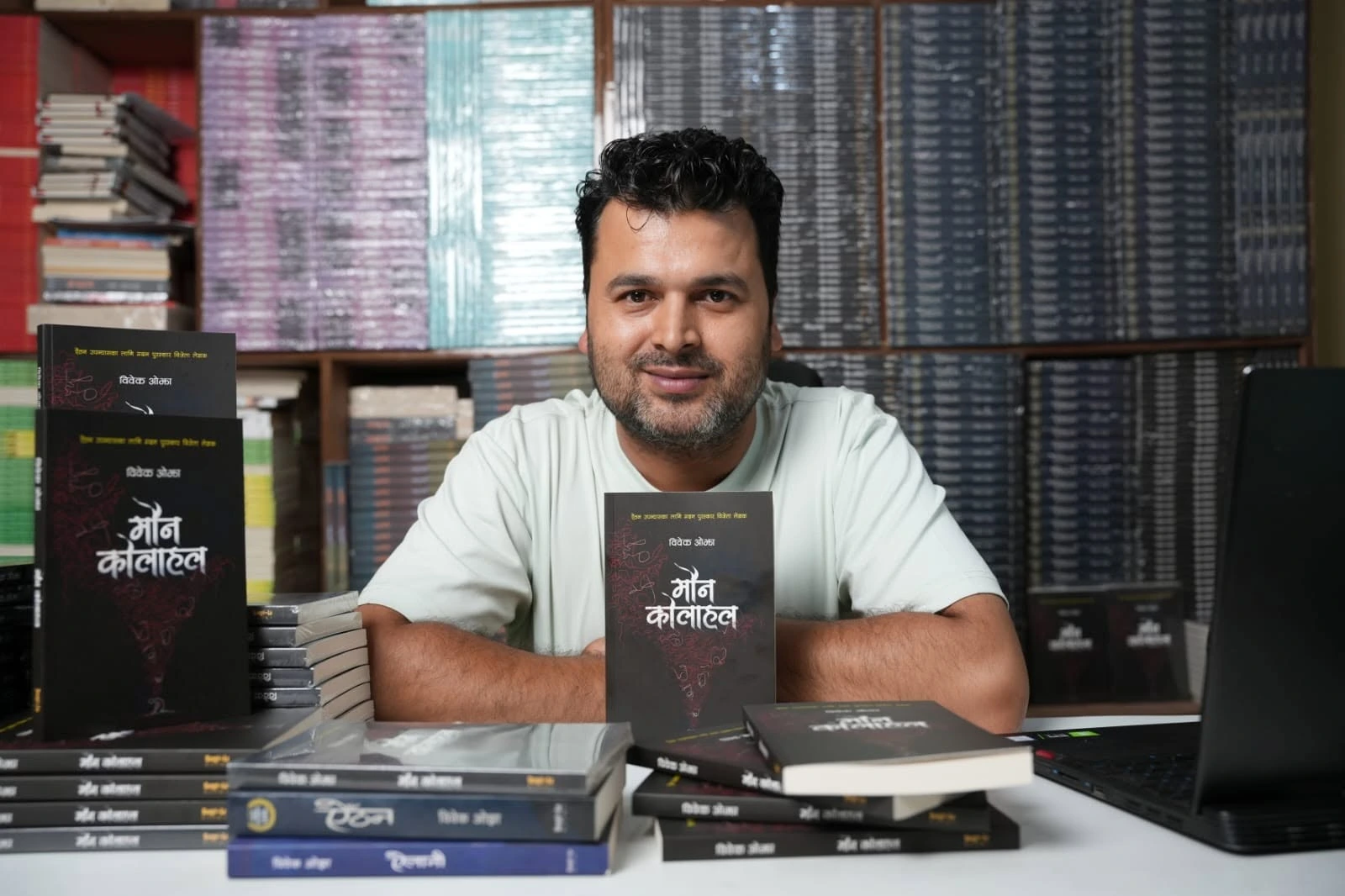 vivek-ojha-maun-kolahal-story-collection