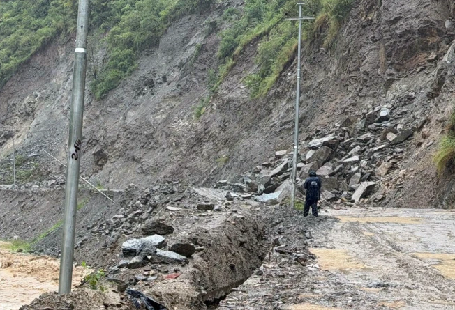 heavy-rainfall-highways-blocked