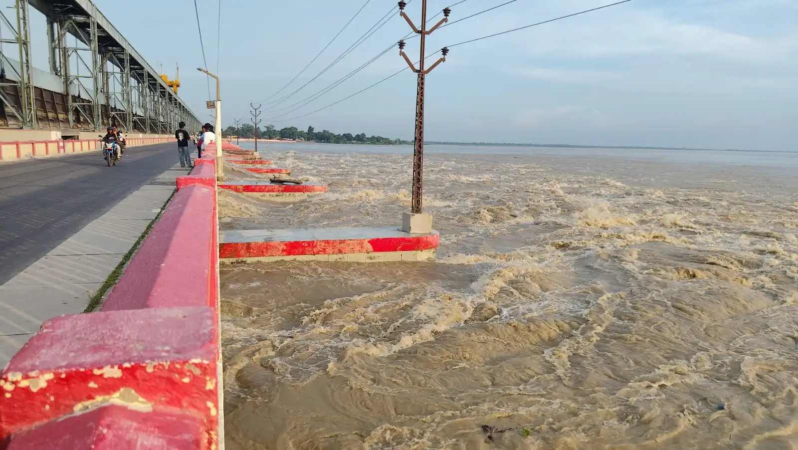 koshi-barrage-water-flow-increased-24-gates-opened